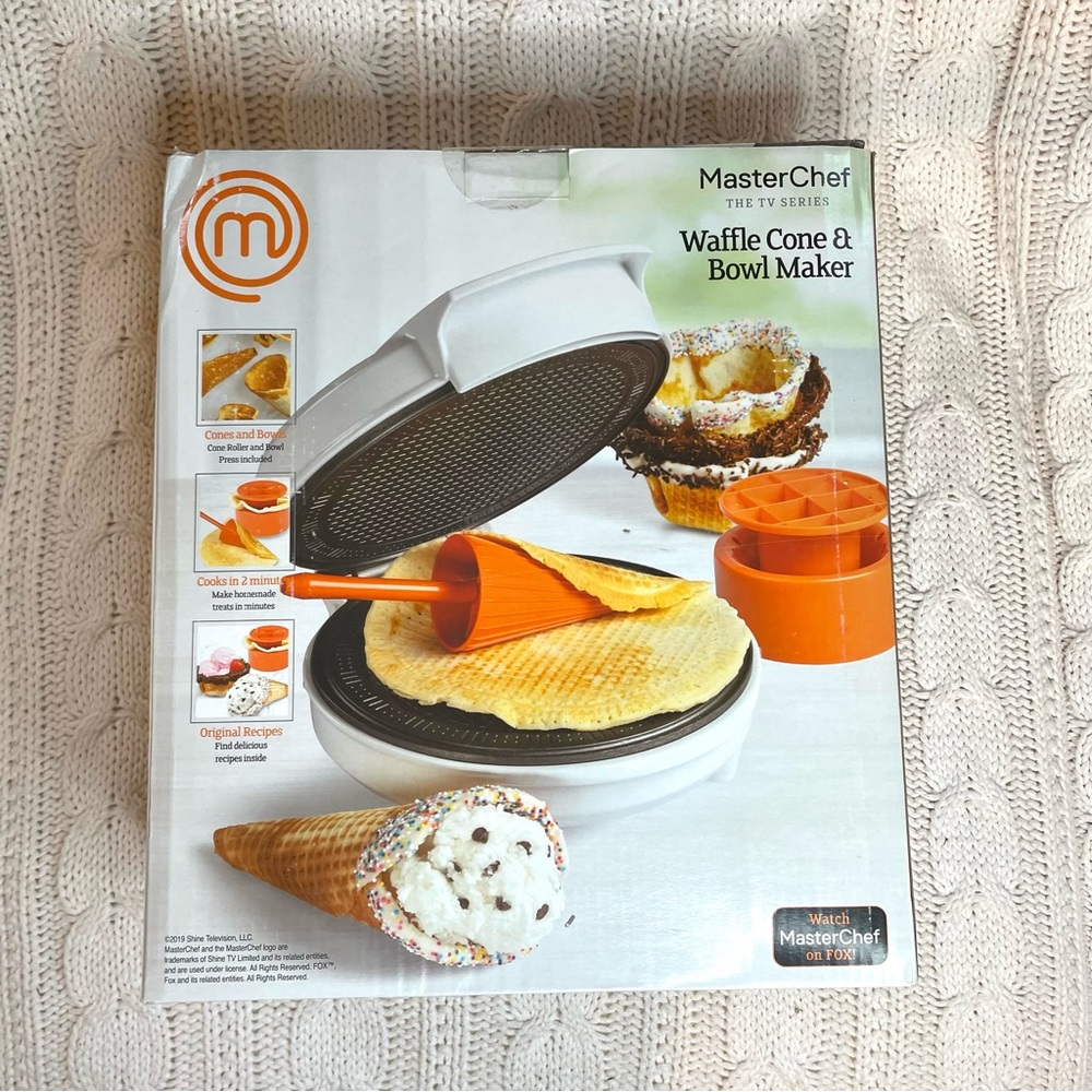 MasterChef Waffle Cone and Bowl Maker- Includes Shaper Roller and Bowl P… - Picture 3 of 4